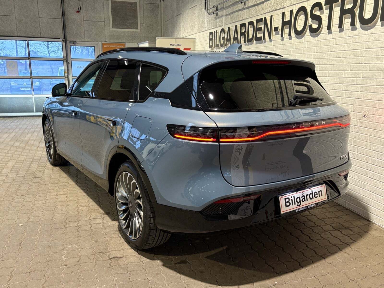 Blå Voyah Free fra 2025