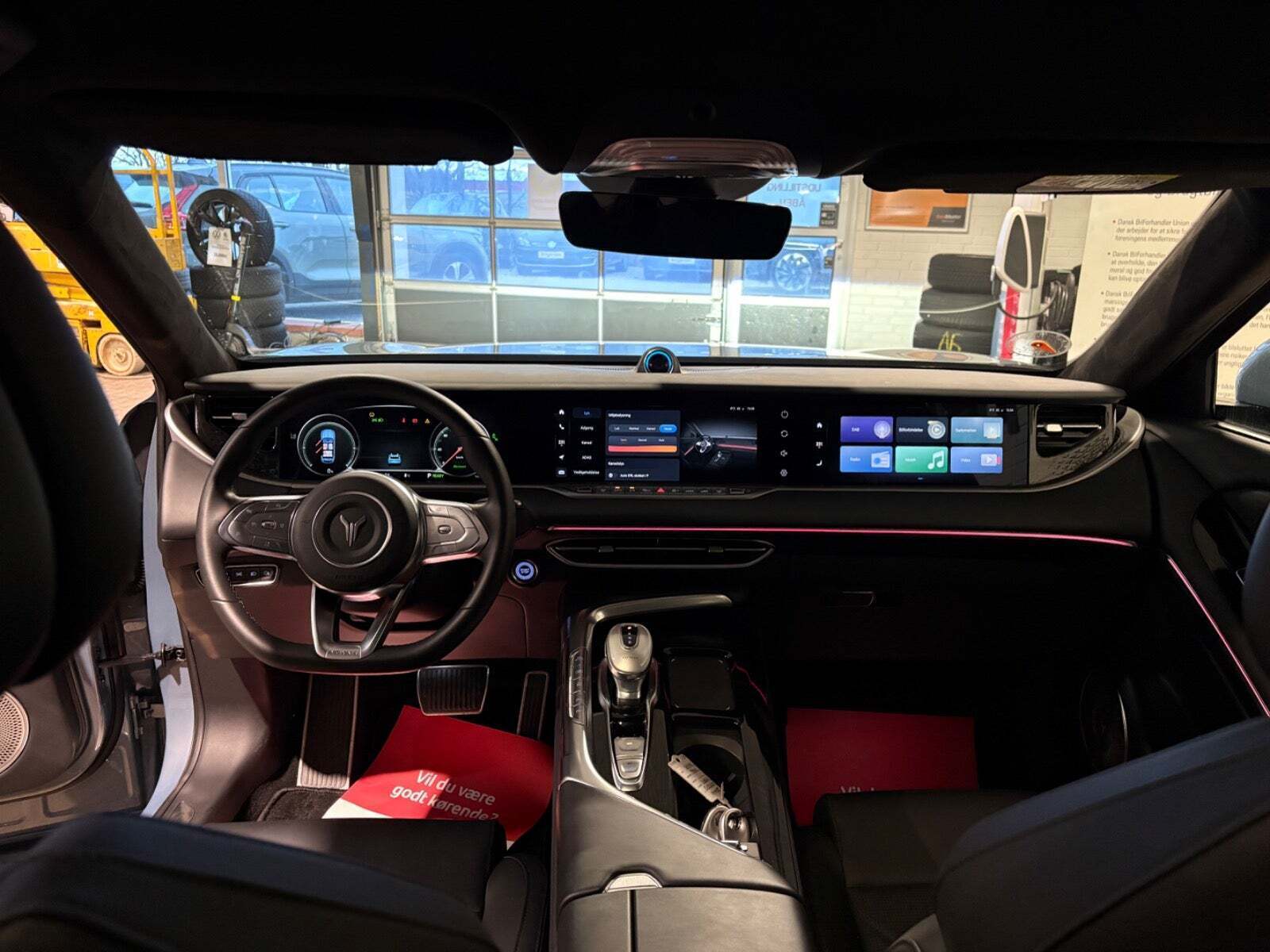 Blå Voyah Free fra 2025