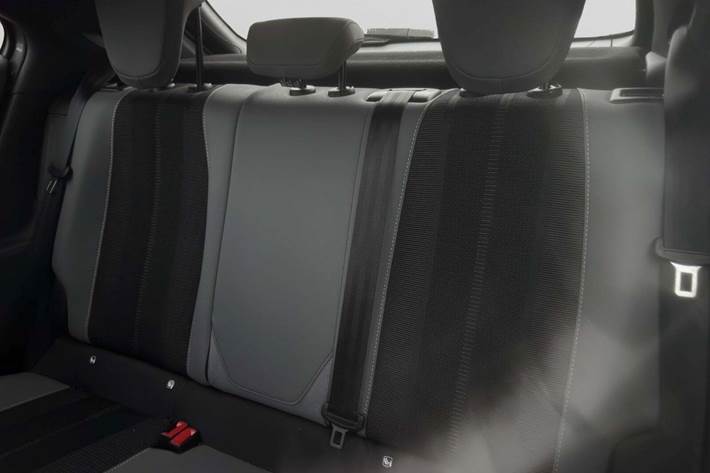 Sølv Opel Mokka-e fra 2023