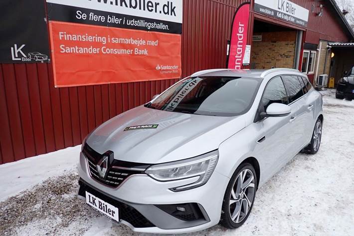 Sølv Renault Megane IV fra 2020 set udefra