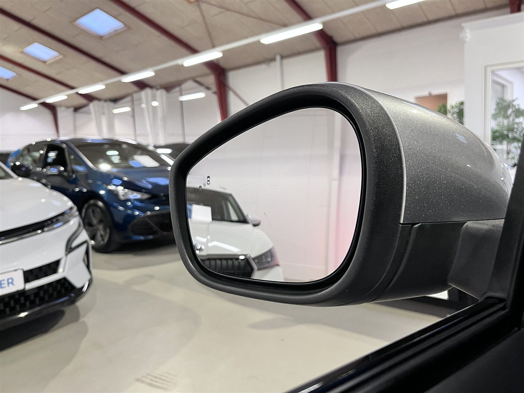 Sølv Ford Mustang Mach-E fra 2021