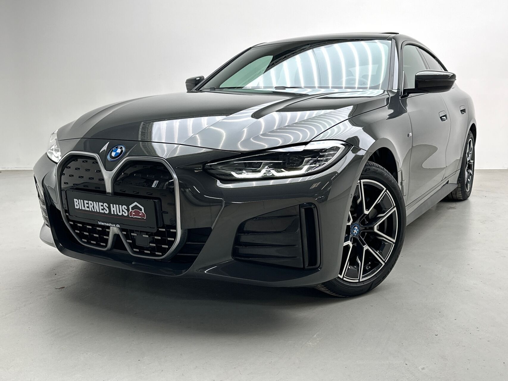 Grå BMW i4 fra 2022