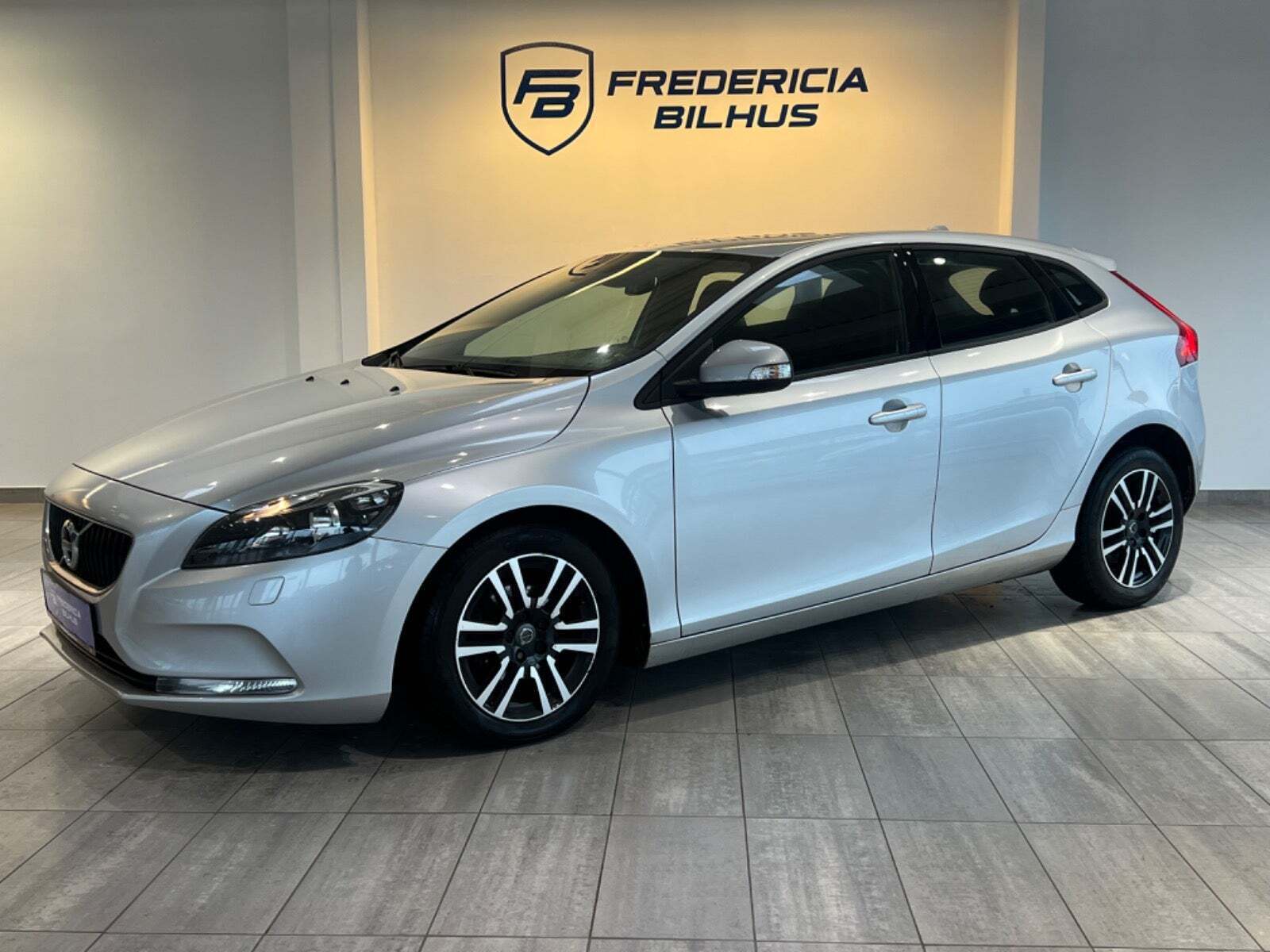 Volvo V40 2,0 D2 120 Momentum Eco