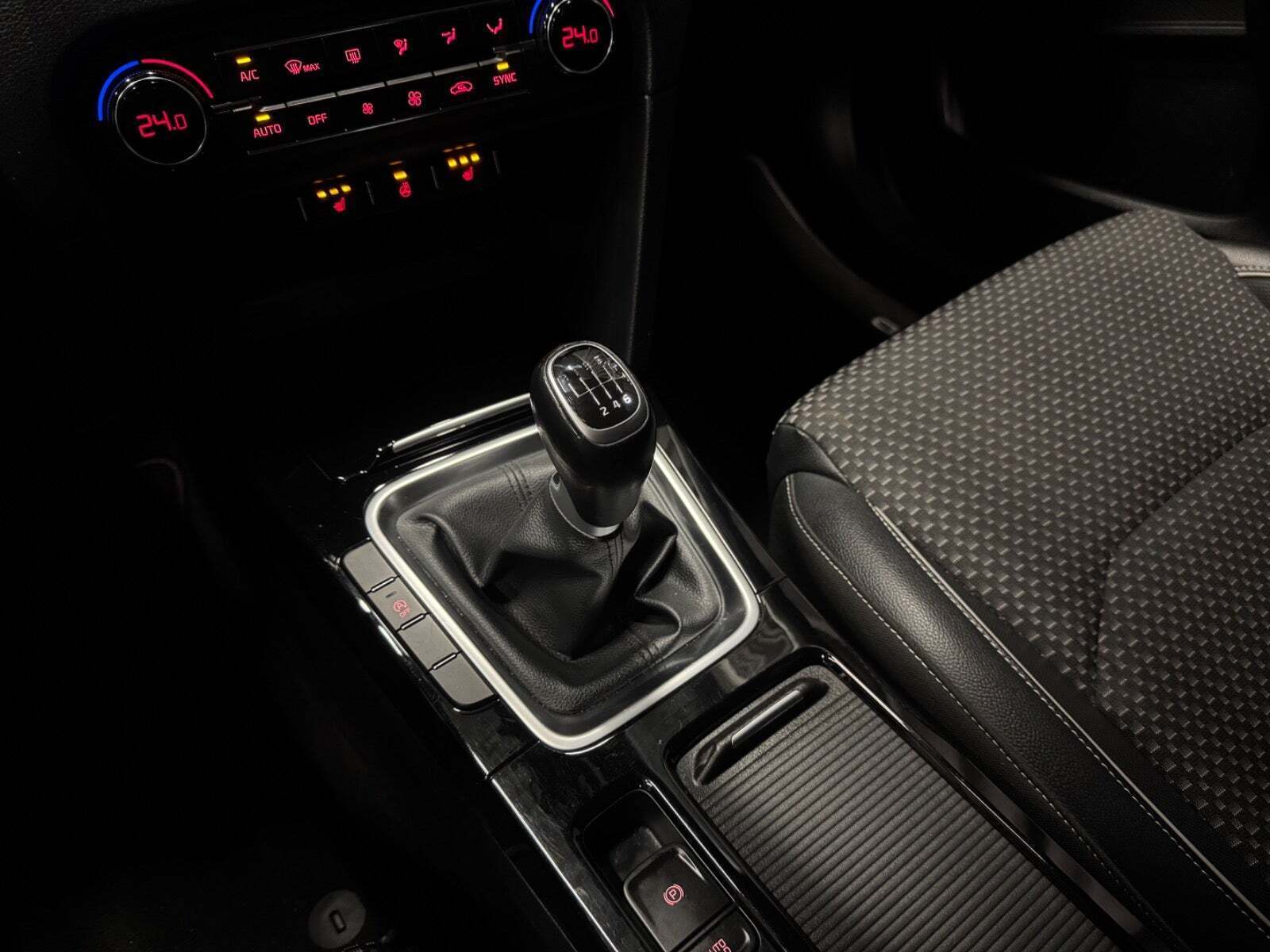 Blå Kia Ceed fra 2019