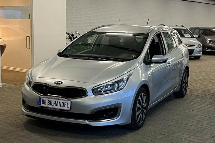 undefined Kia Ceed fra 2016 set udefra