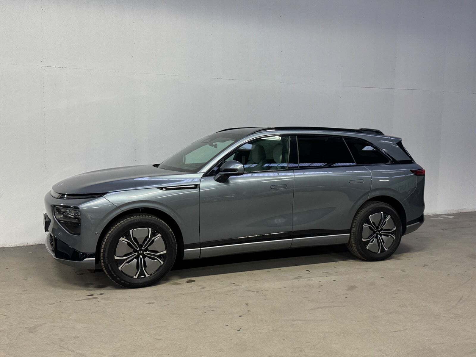 Xpeng G9 Standard Range