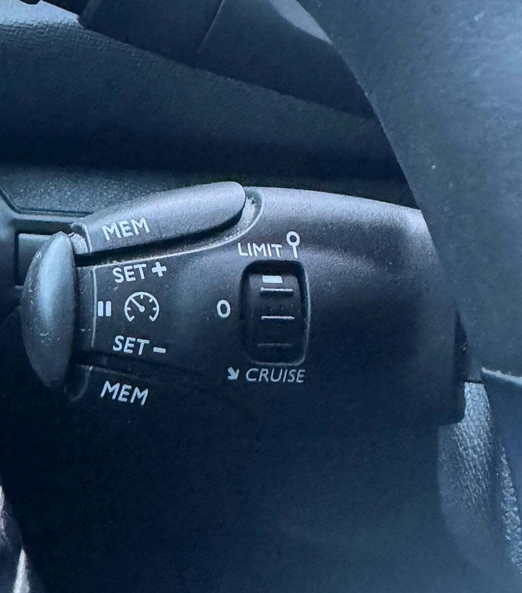 Peugeot 308 1,2 e-THP 130 Allure Sky