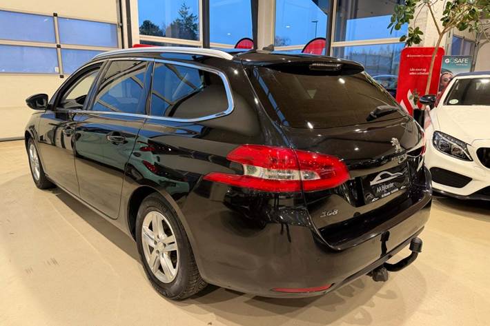 Sort Peugeot 308 fra 2019