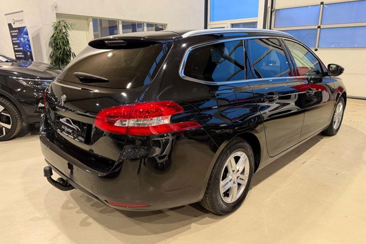 Sort Peugeot 308 fra 2019