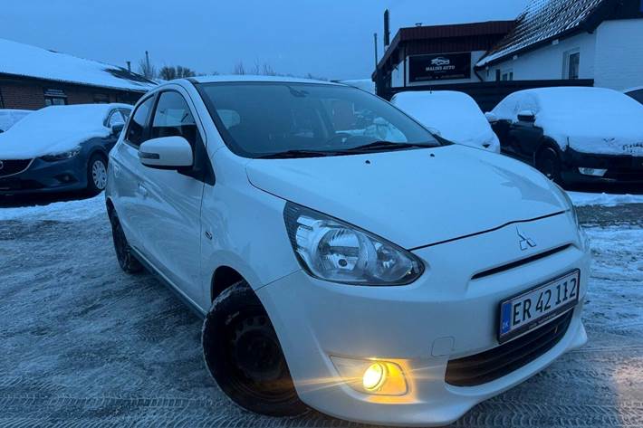 undefined Mitsubishi Space Star fra 2015 set udefra