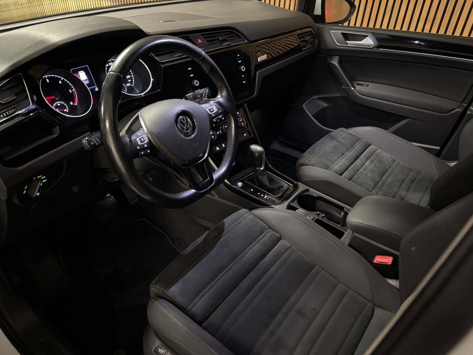 VW Touran 2,0 TDi 190 Highline DSG 7prs