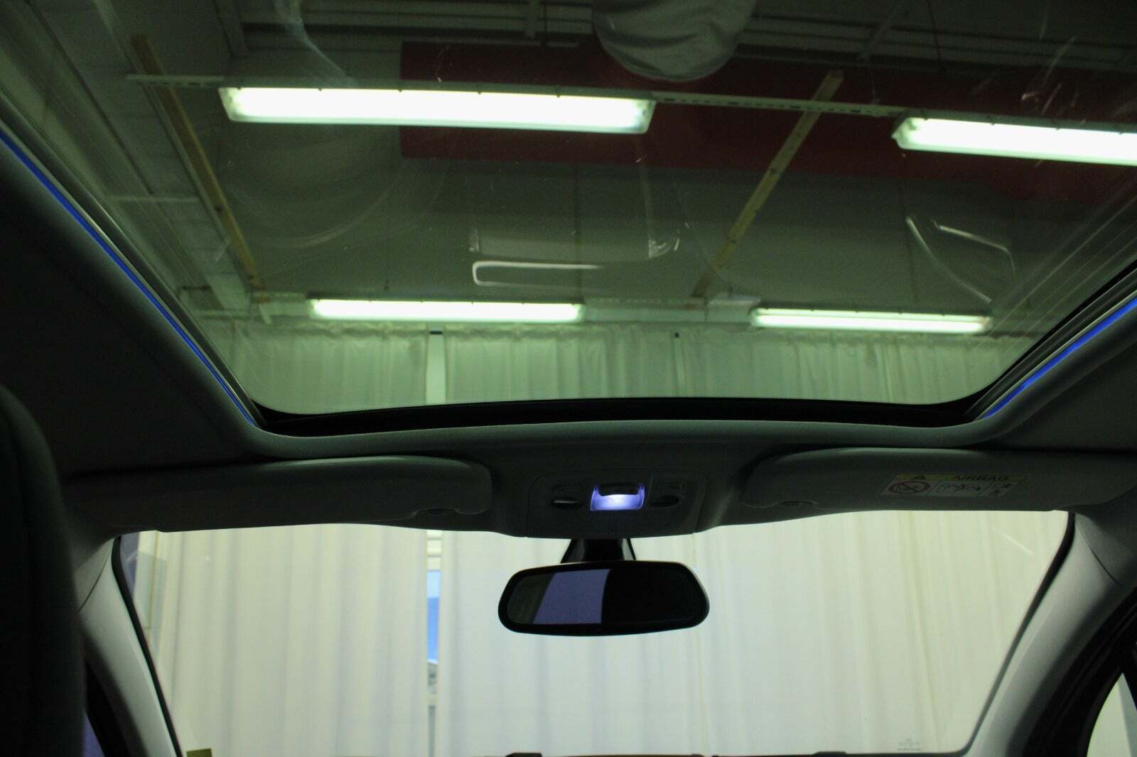 Peugeot 2008 1,2 e-THP 110 Desire Sky