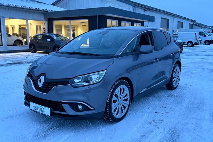 Grå Renault Scenic IV fra 2017 set udefra