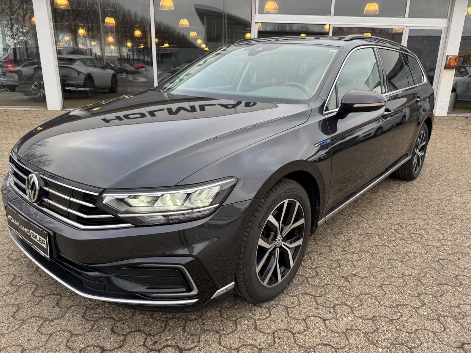 Grå VW Passat fra 2020