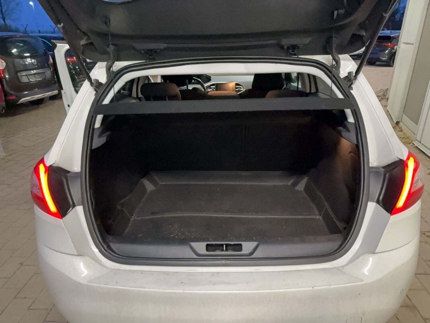 Peugeot 308 1,2 e-THP 130 Style