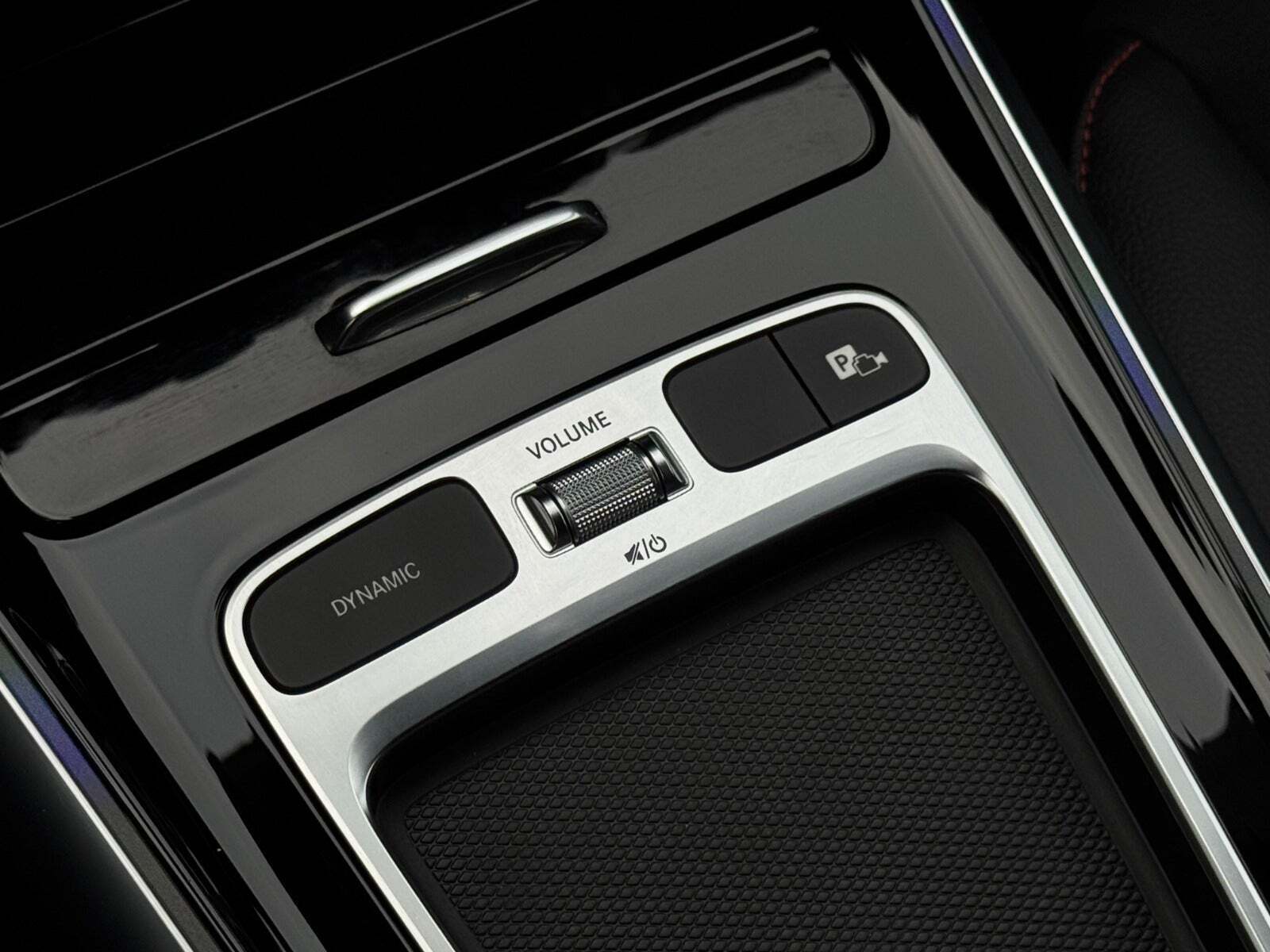 Sort Mercedes EQA250+ fra 2025