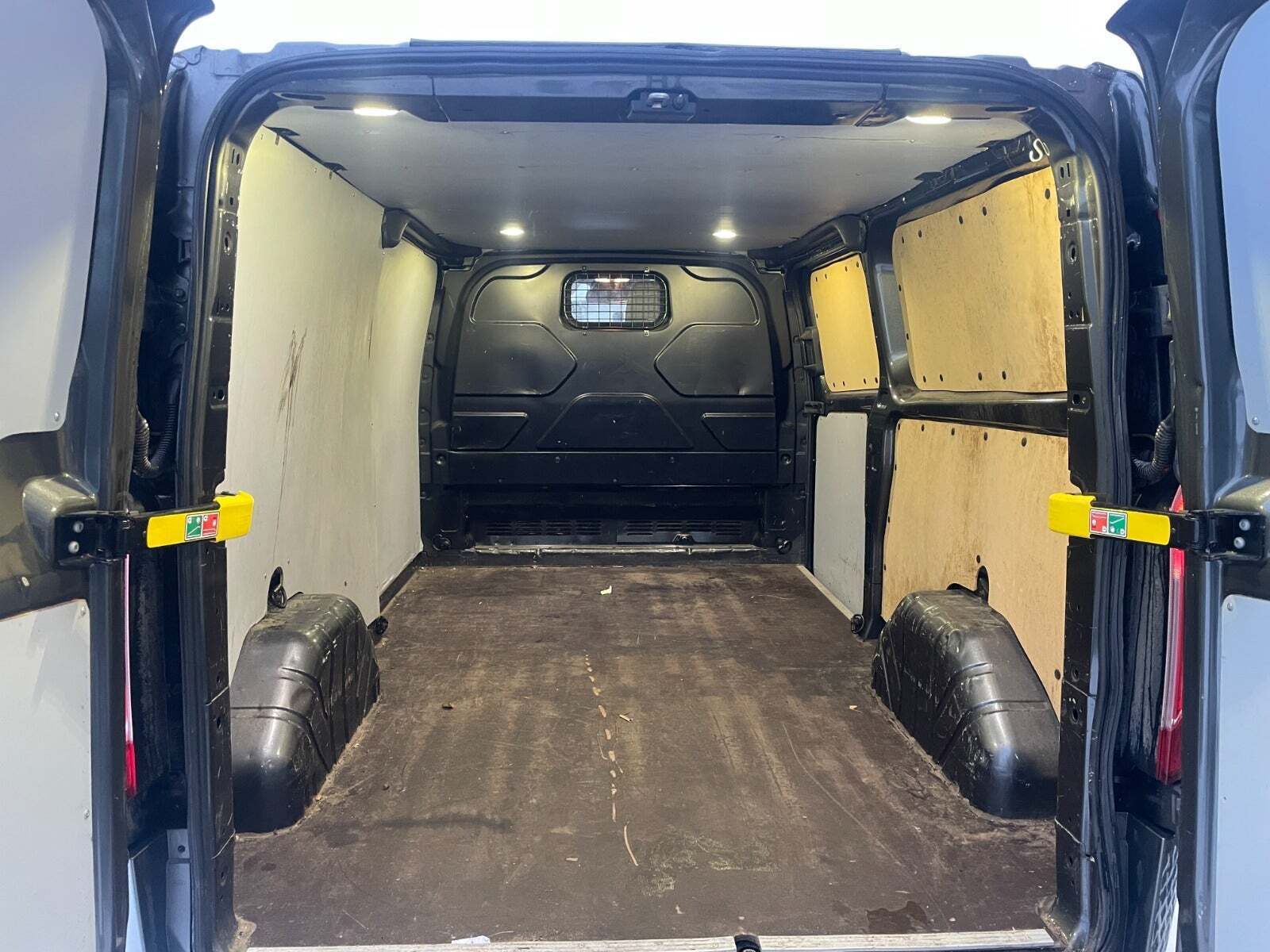 Grå Ford Transit Custom 290L fra 2017