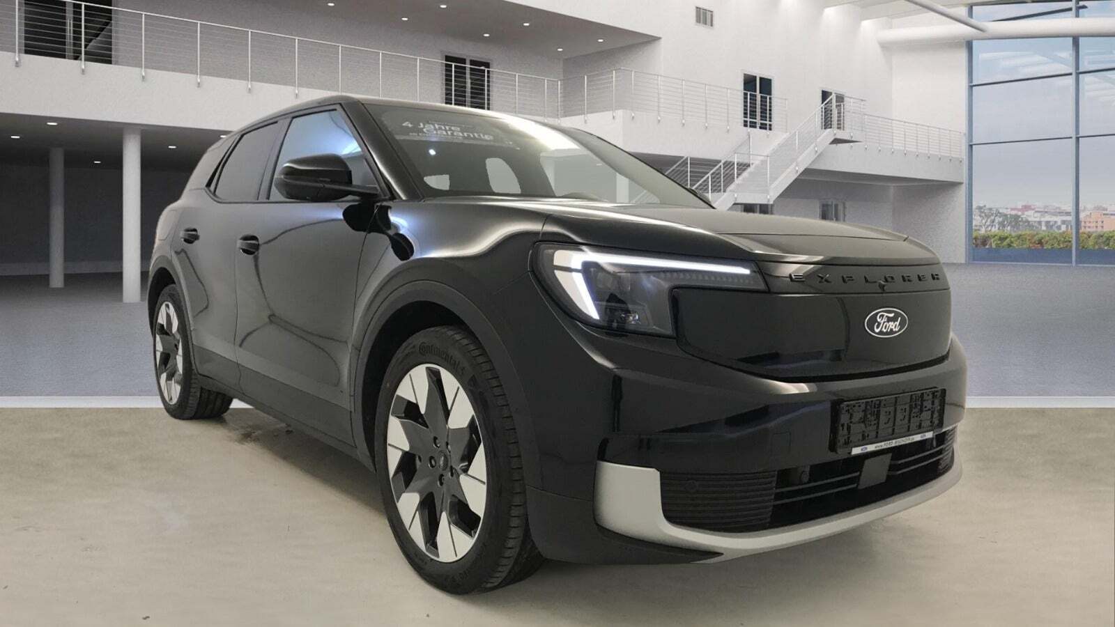 Ford Explorer 77 Premium Extended Range