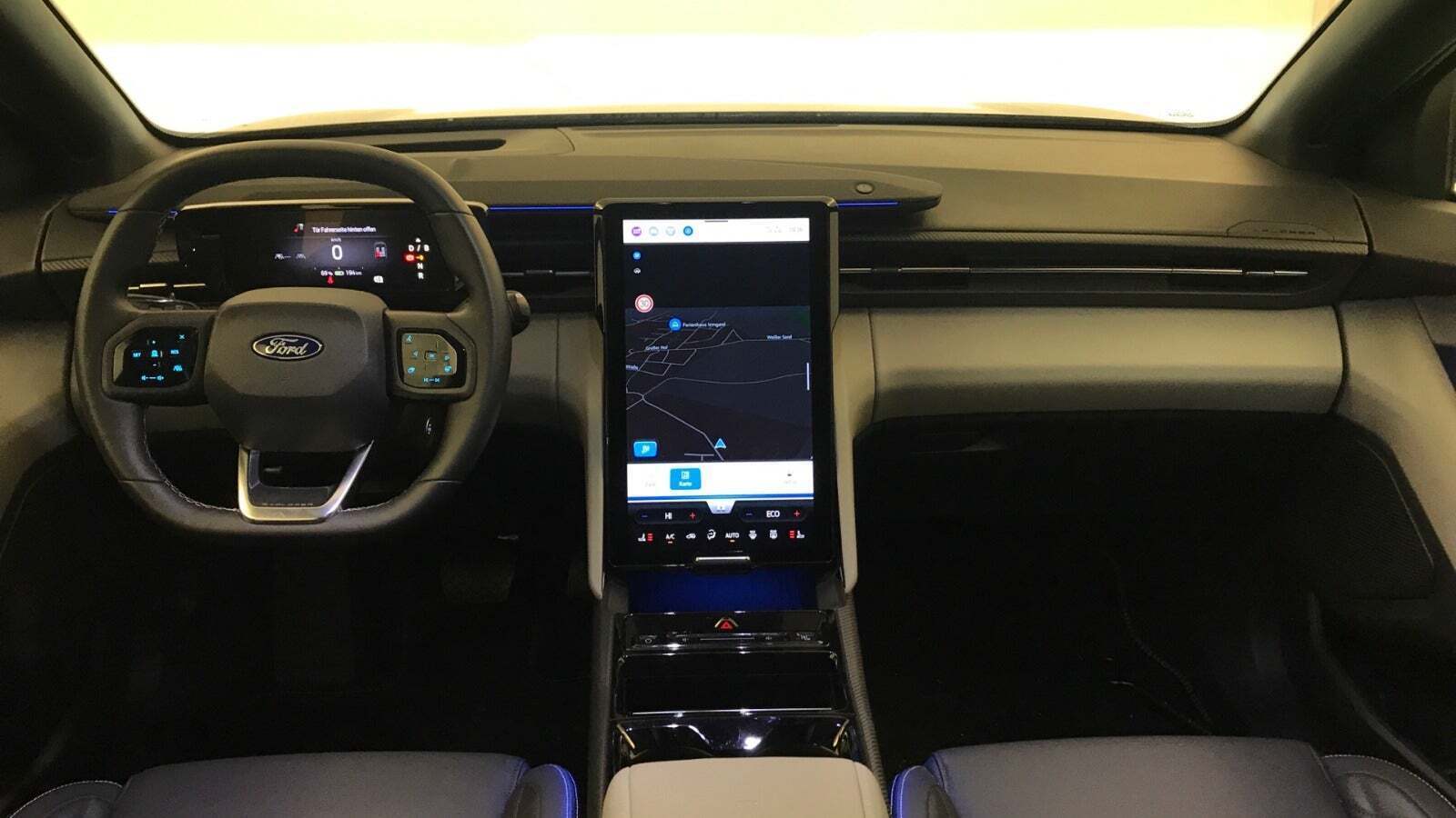 Ford Explorer 77 Premium Extended Range