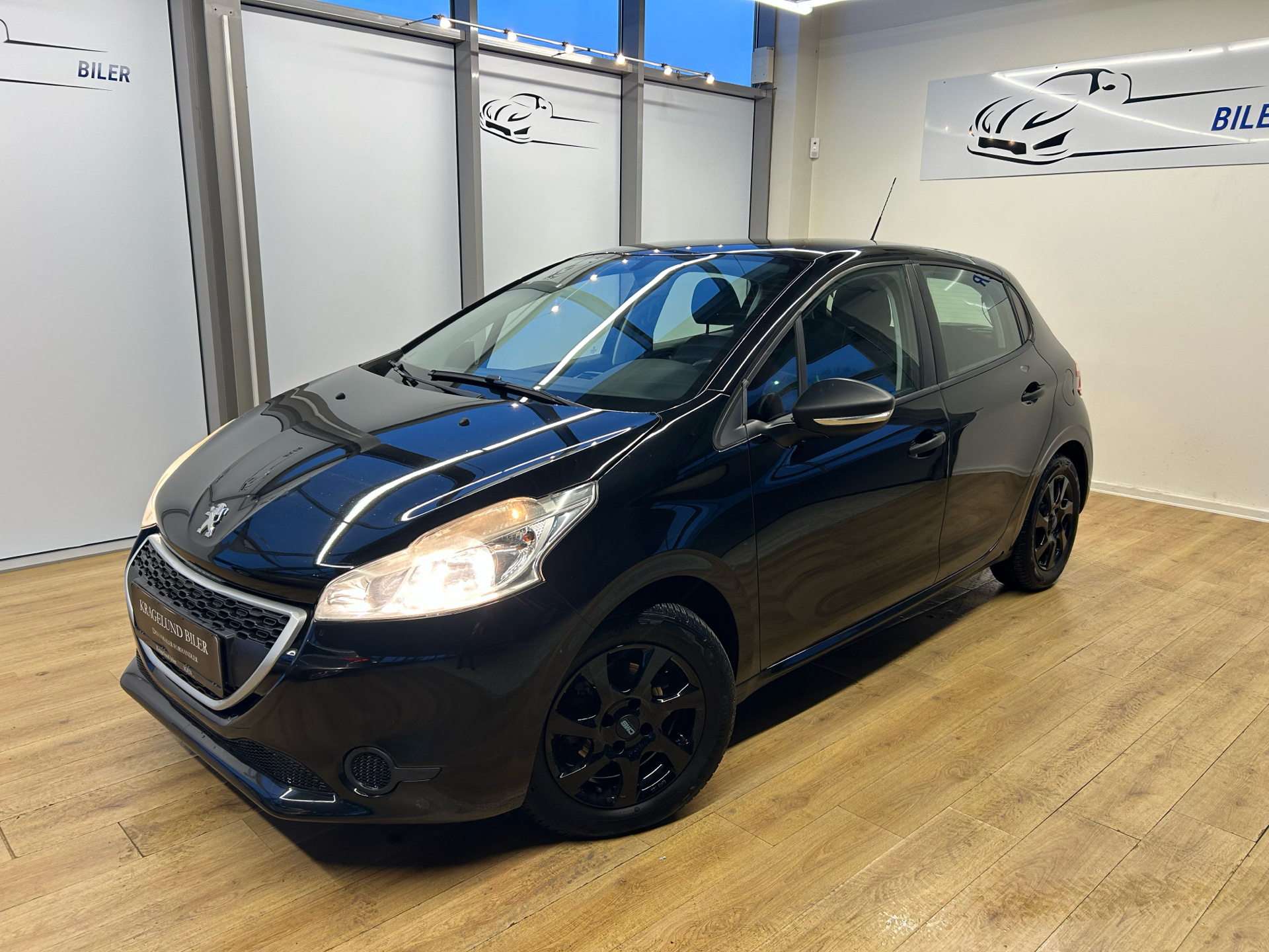 Sort Peugeot 208 fra 2014
