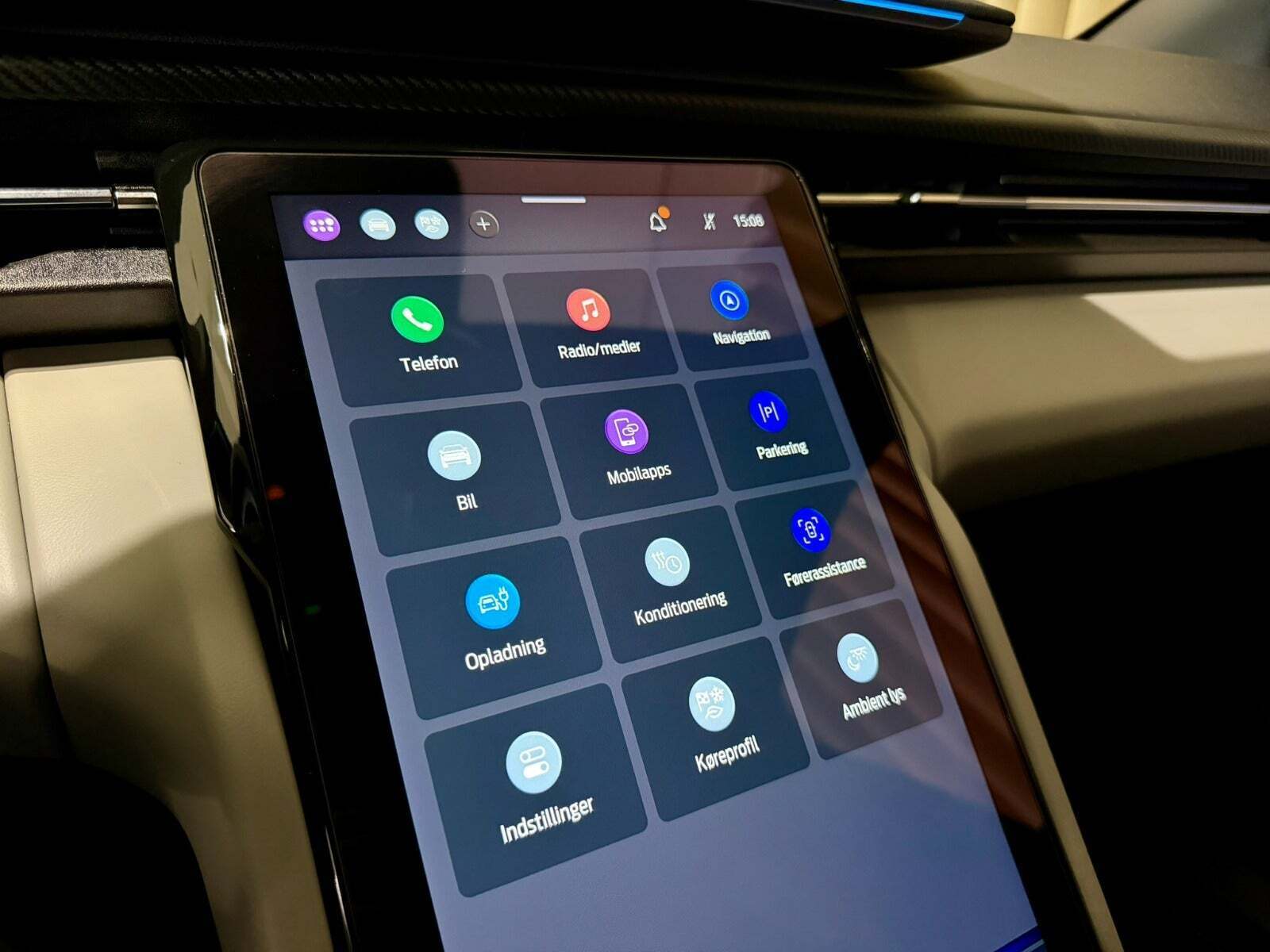 Sort Ford Explorer fra 2025