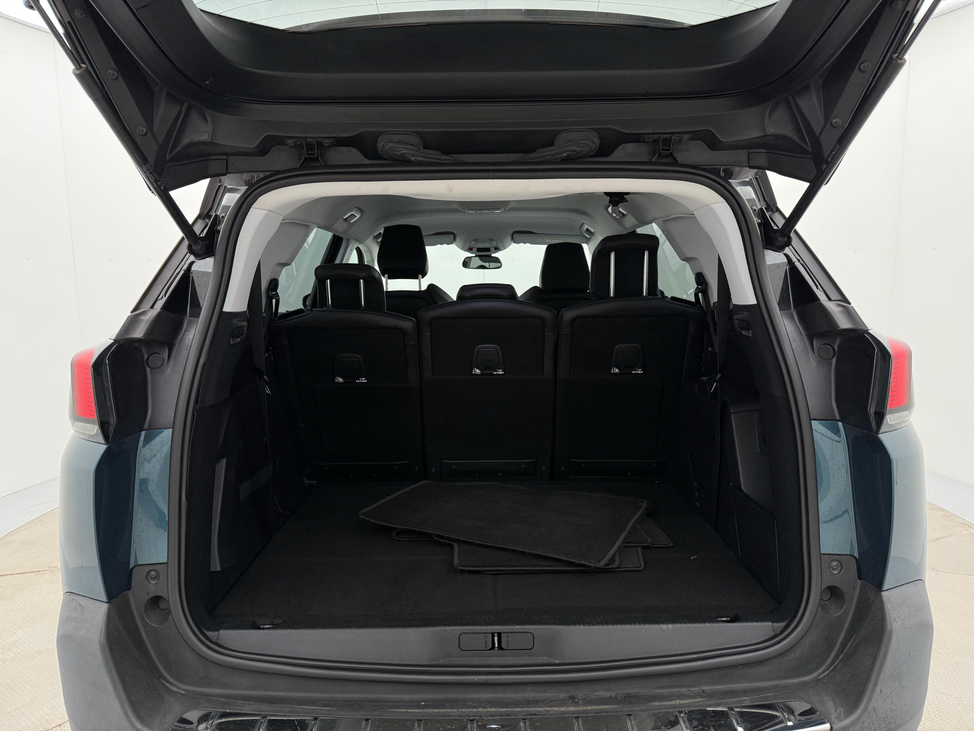 Grøn Peugeot 5008 fra 2018