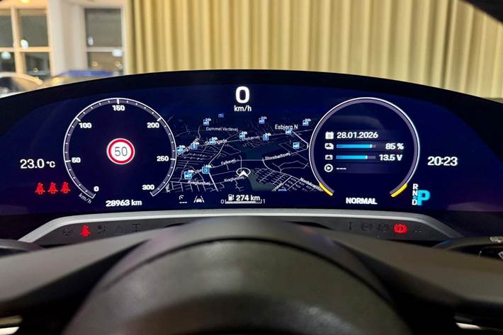 Sort Porsche Taycan fra 2023