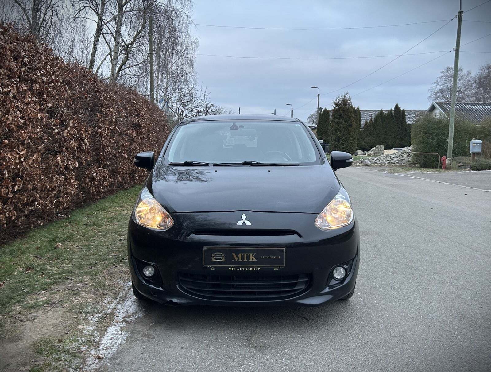 Mitsubishi Space Star 1,2 Black & White CVT