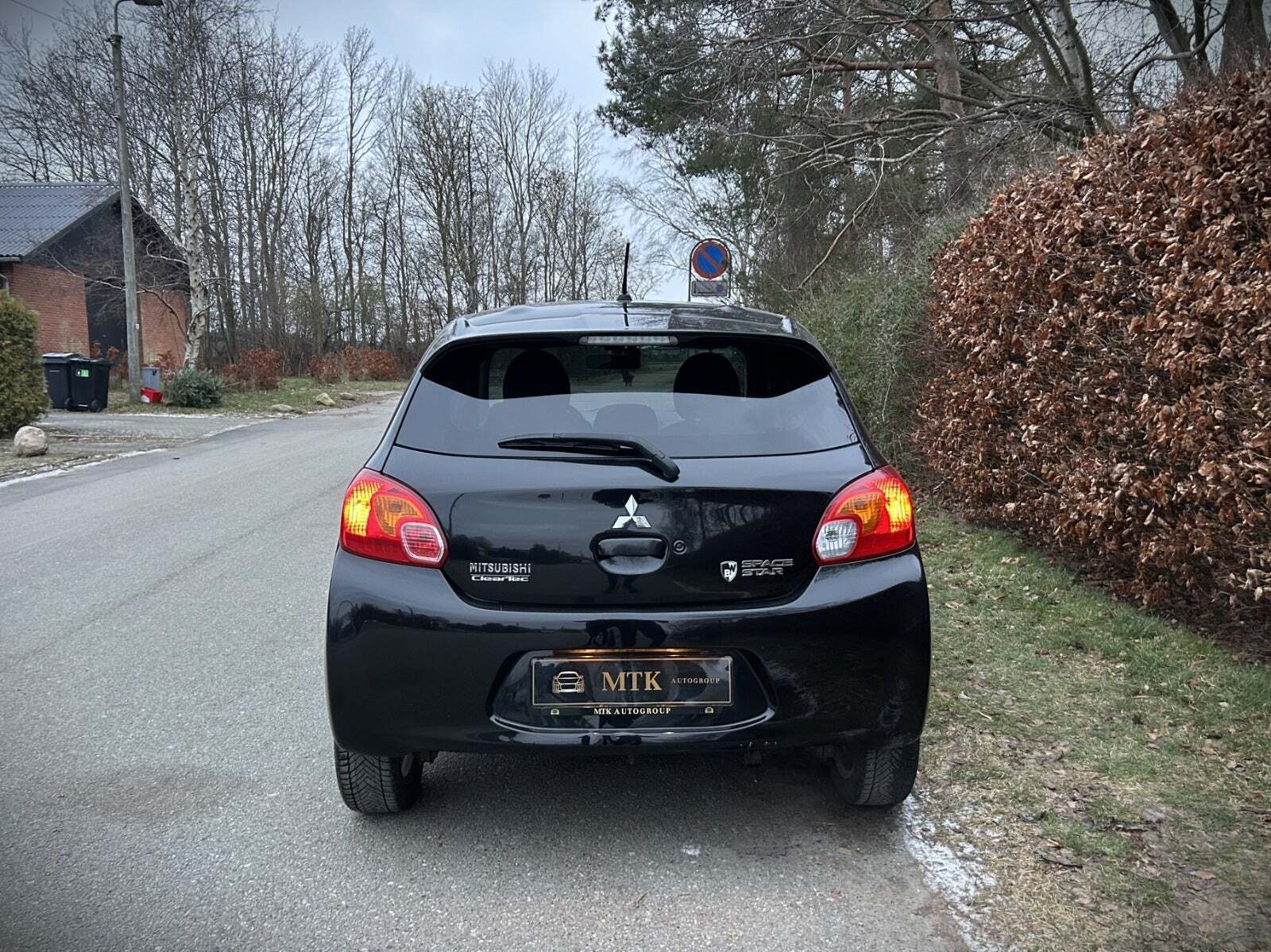 Mitsubishi Space Star 1,2 Black & White CVT