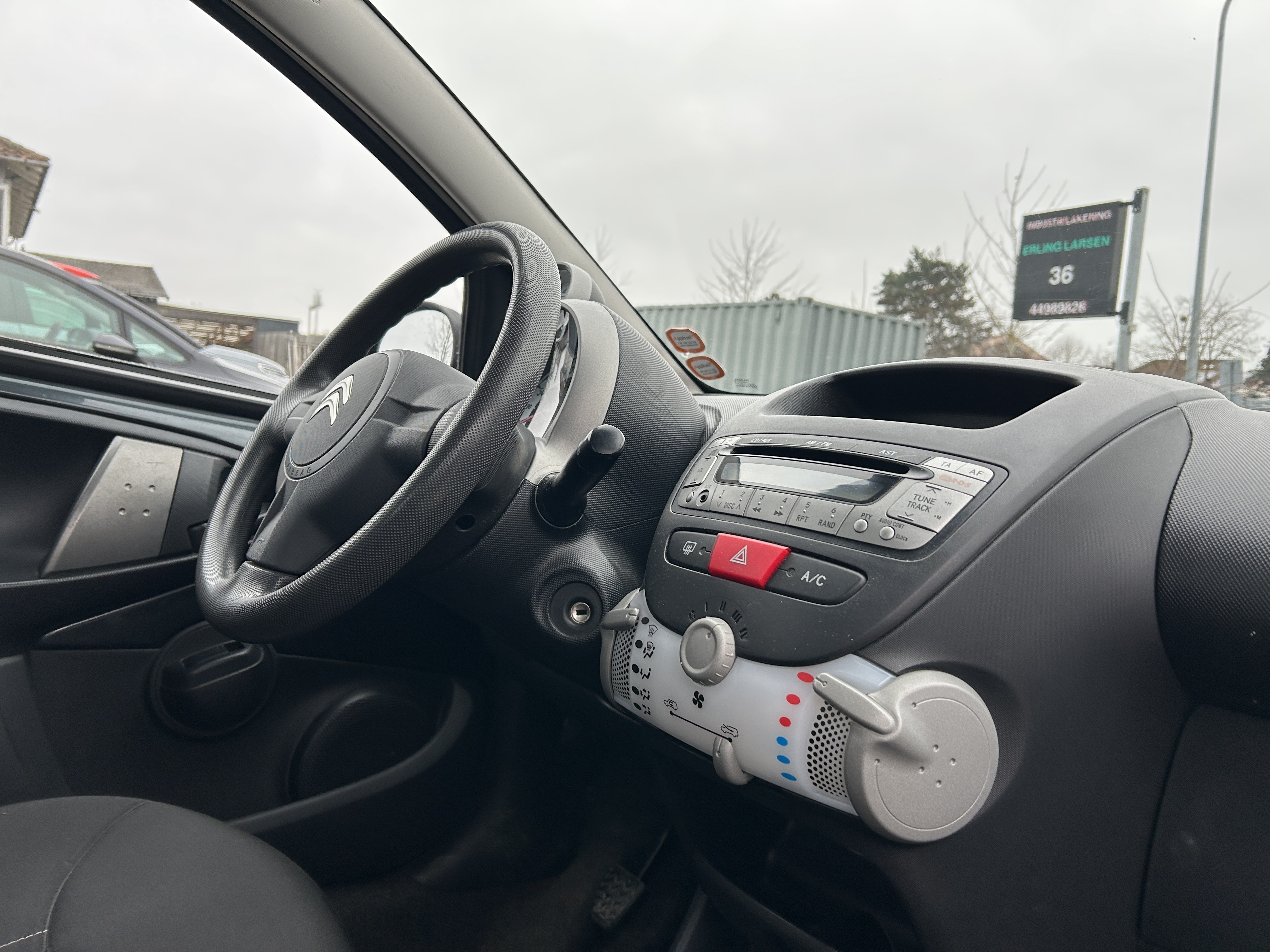 Grå Citroën C1 fra 2014