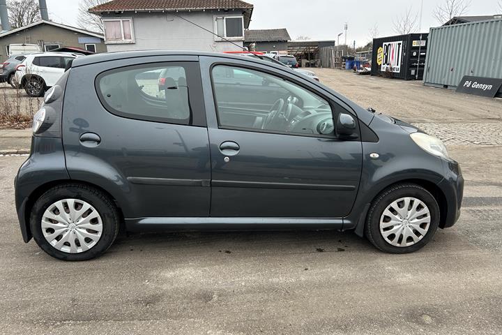 Grå Citroën C1 fra 2014