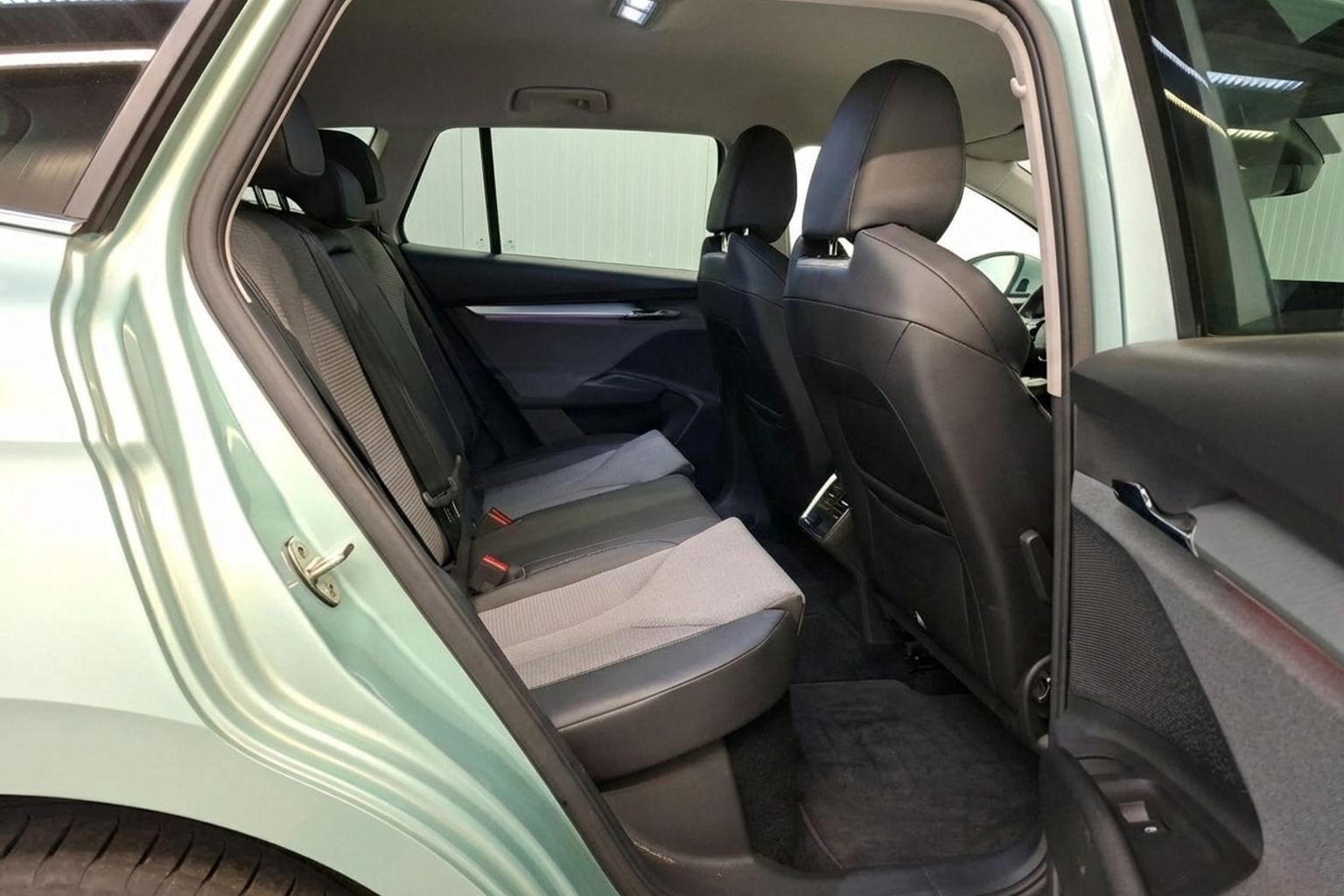 Sølv Skoda Enyaq fra 2021