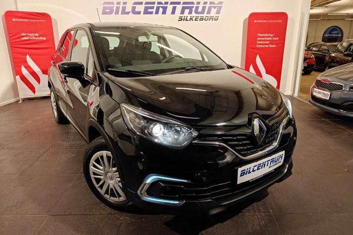 Sort Renault Captur fra 2017 set udefra
