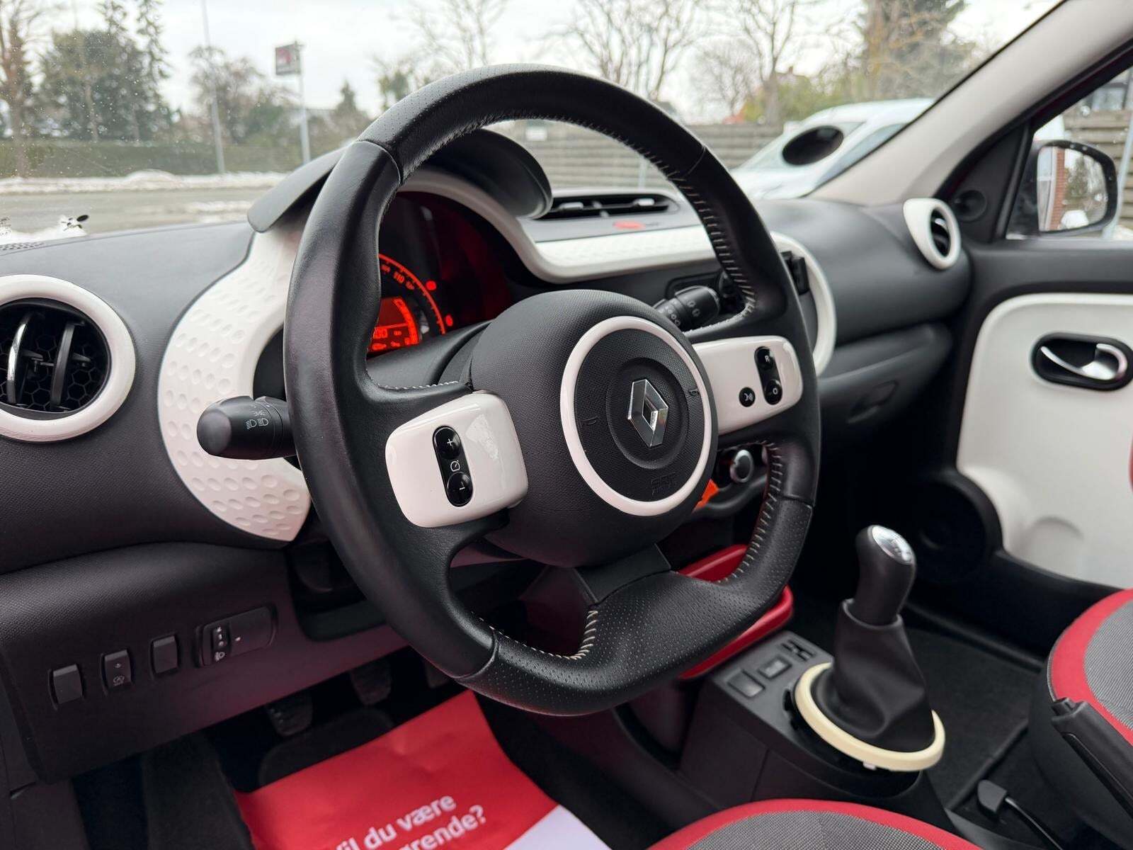 Rød Renault Twingo fra 2014