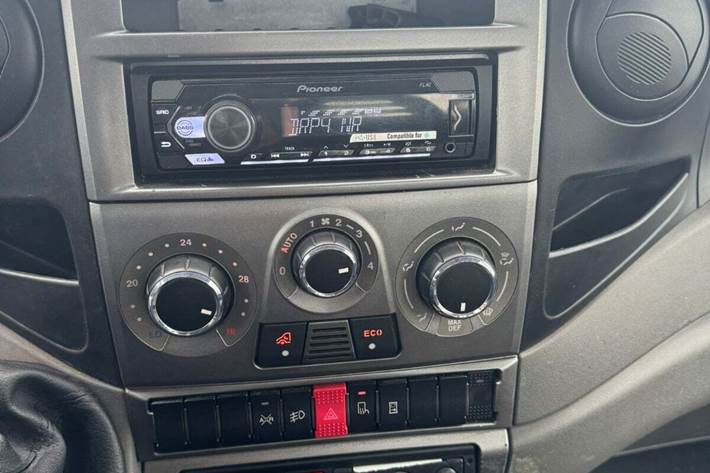 Hvid Iveco Daily fra 2013