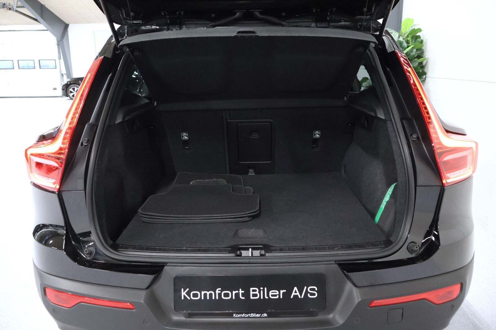 Sort Volvo XC40 fra 2022