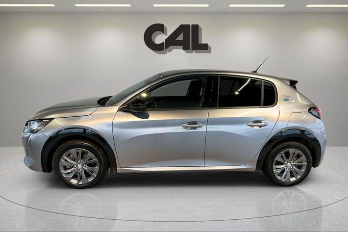 Sølv Peugeot e-208 fra 2022