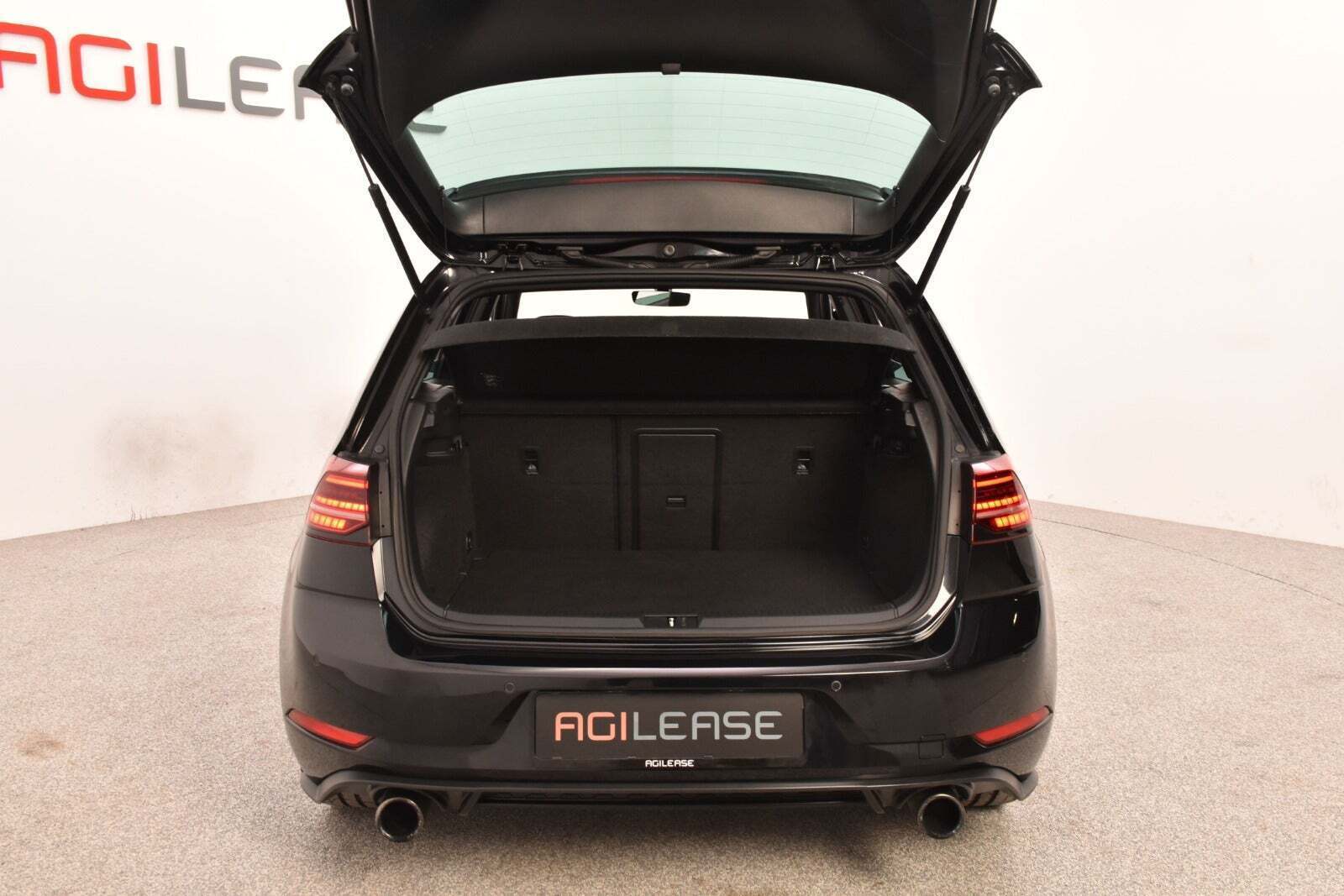 Rød VW Golf VII fra 2018