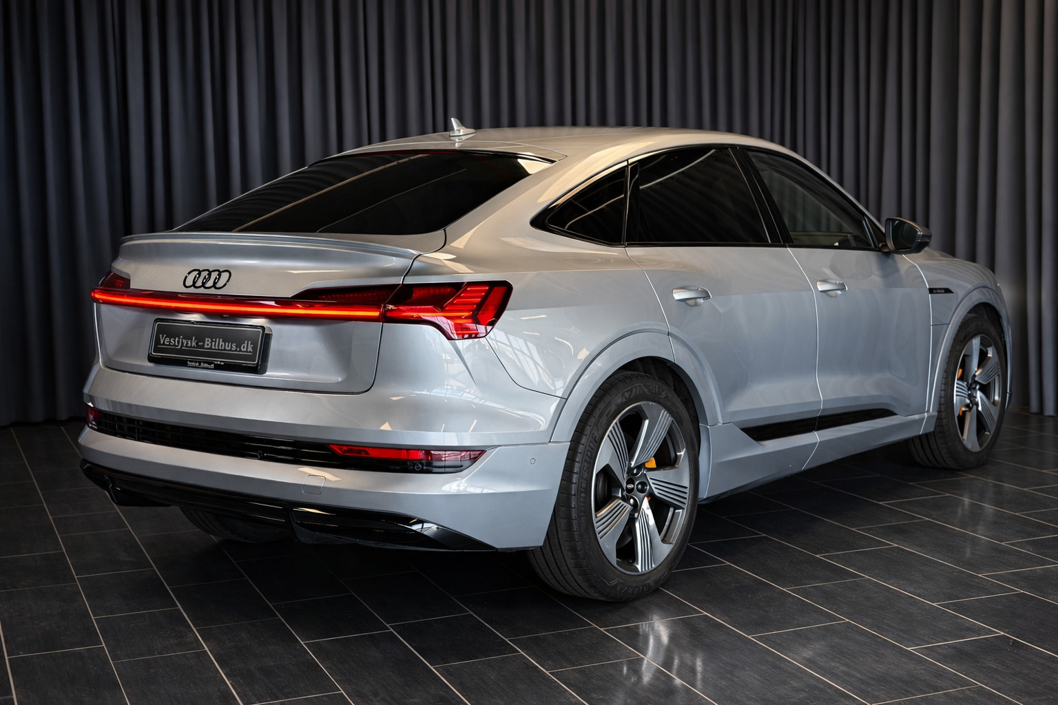 Audi e-tron 55 S-line Sportback quattro