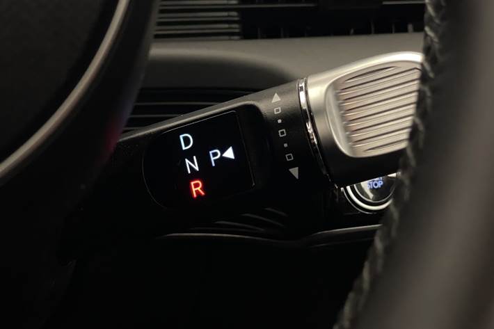 Blå Hyundai Ioniq 5 fra 2023