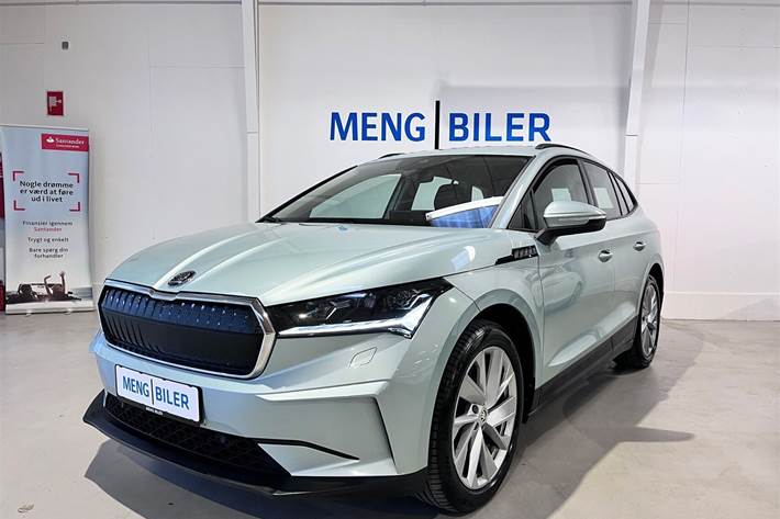 Grøn Skoda Enyaq fra 2022 set udefra