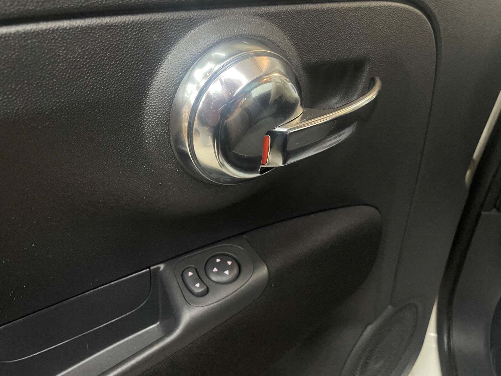 Grøn Fiat 500 fra 2016