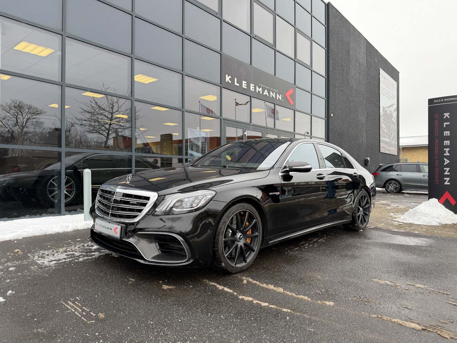 Gul Mercedes S63 fra 2017