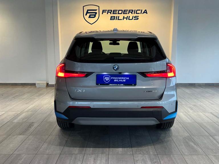 BMW iX1 xDrive30
