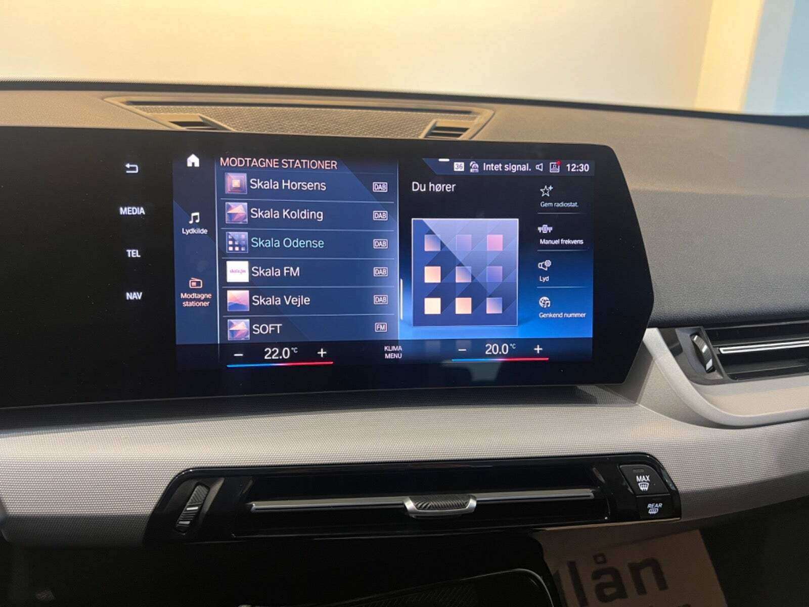 Orange BMW iX1 fra 2024