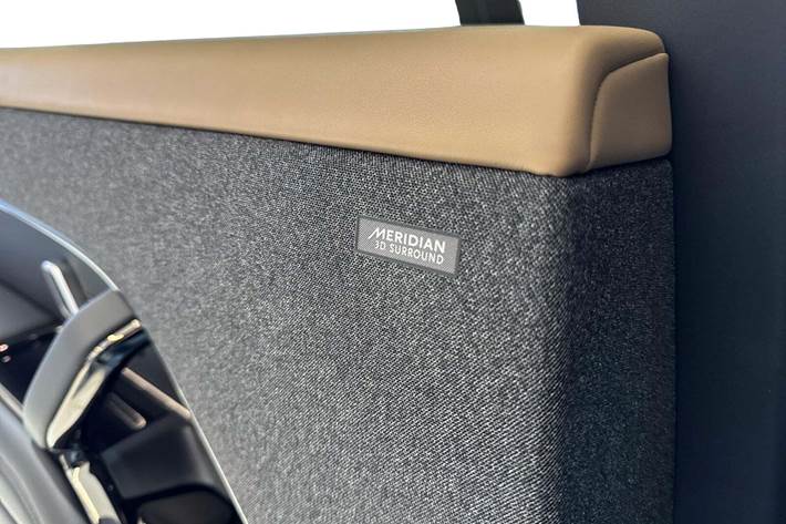 Grå Land Rover Range Rover sport fra 2025