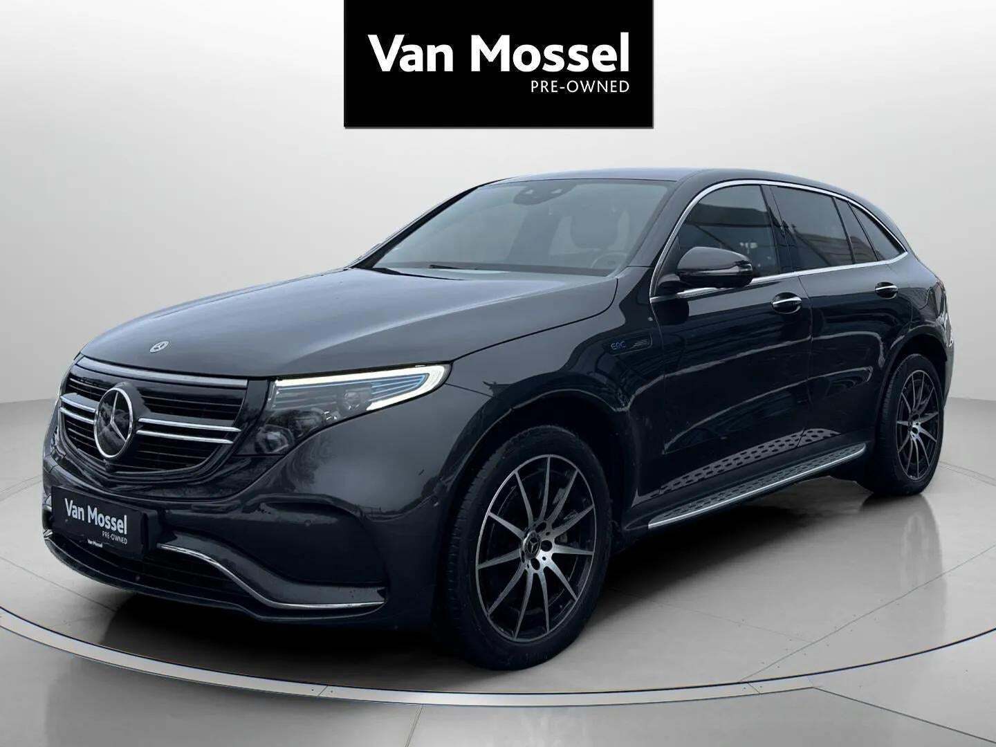 Grå Mercedes EQC400 fra 2022
