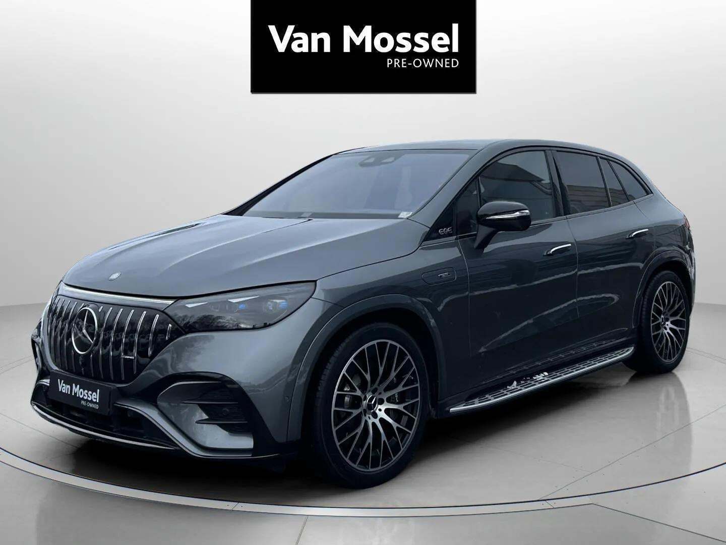 Grå Mercedes EQE43 SUV fra 2023