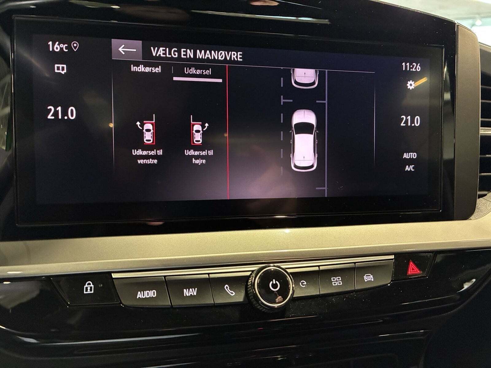 Grøn Opel Mokka-e fra 2023