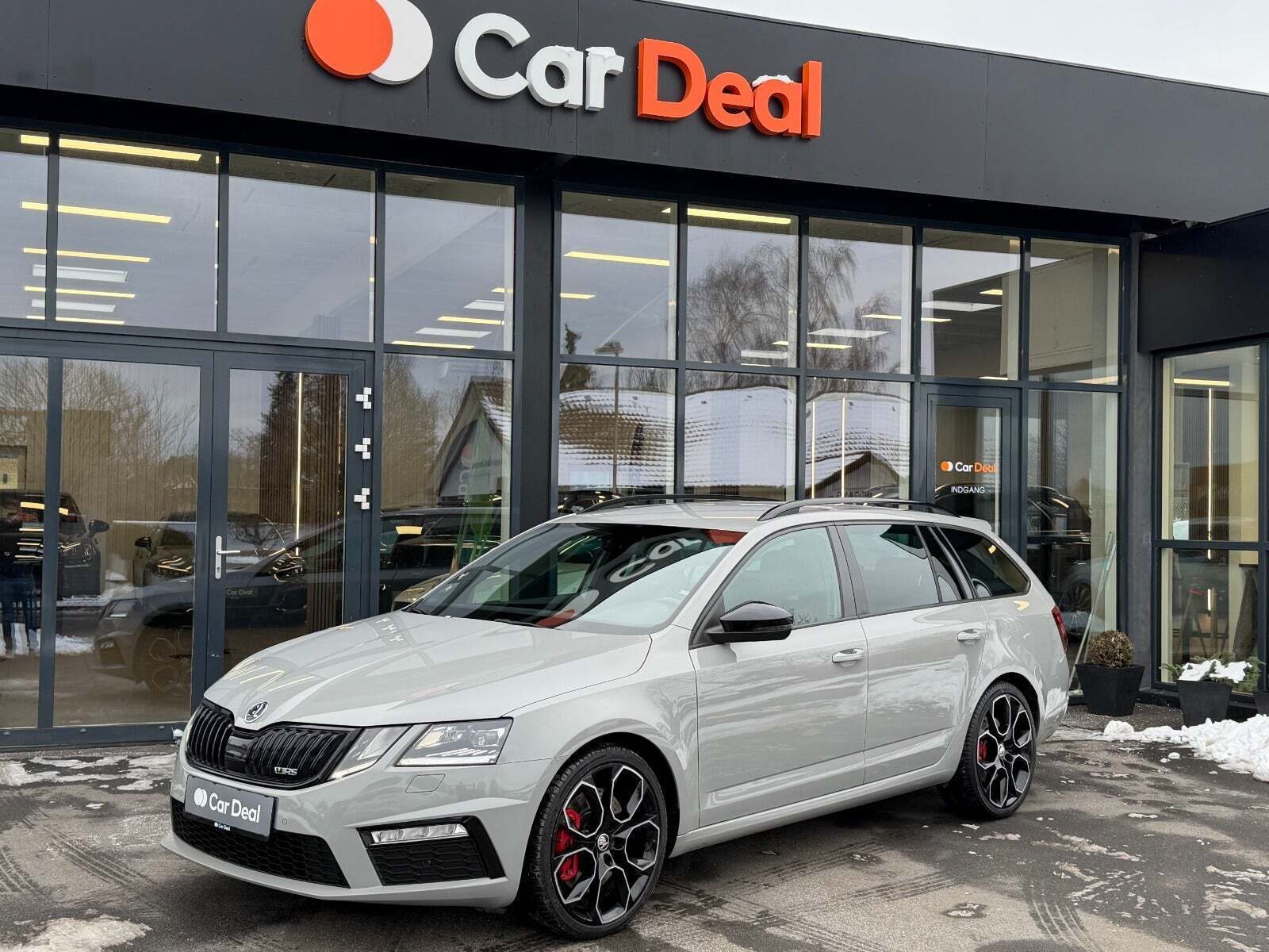 Grå Skoda Octavia fra 2018